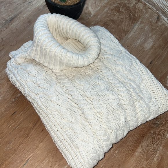 GAP Cream Cable Knit Turtleneck Sweater Ecru Fisherman Style XS - Picture 6 of 9